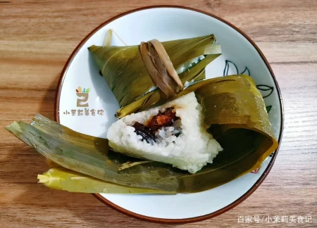 端午节，农村常见的15种“树叶”都能包粽子，味道清新，涨知识了-怎样用一片叶子包粽子